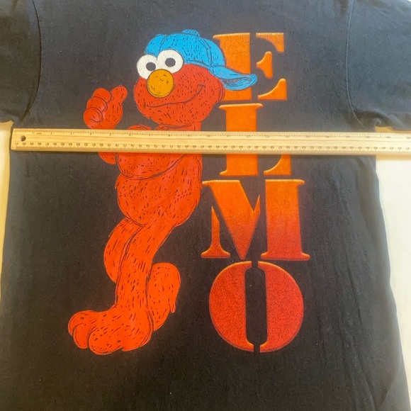Elmo Black short sleeve T-Shirt with playful design - Picture 3 of 7
